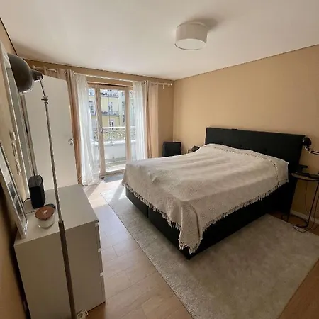 Apartment Helle 3-zimmer-wohnung Mit Terrasse
