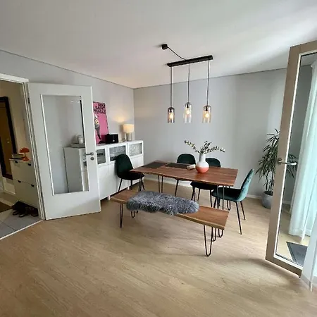 Helle 3-zimmer-wohnung Mit Terrasse * Frankfurt am Main