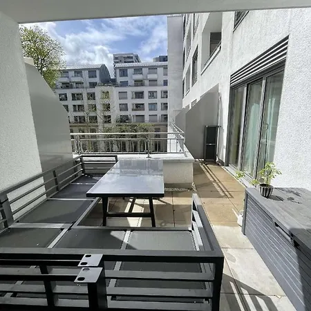 Helle 3-zimmer-wohnung Mit Terrasse Frankfurt am Main