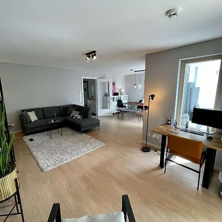Lägenhet Helle 3-zimmer-wohnung Mit Terrasse Frankfurt am Main