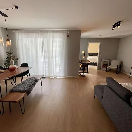 Helle 3-zimmer-wohnung Mit Terrasse Lägenhet *