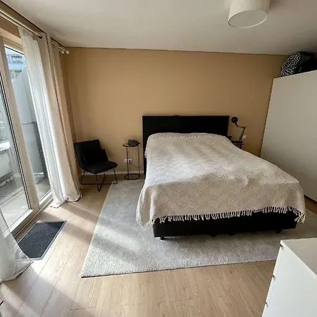 Helle 3-zimmer-wohnung Mit Terrasse Lägenhet *
