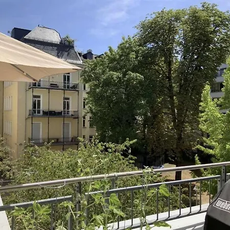 Lägenhet Helle 3-zimmer-wohnung Mit Terrasse Frankfurt am Main